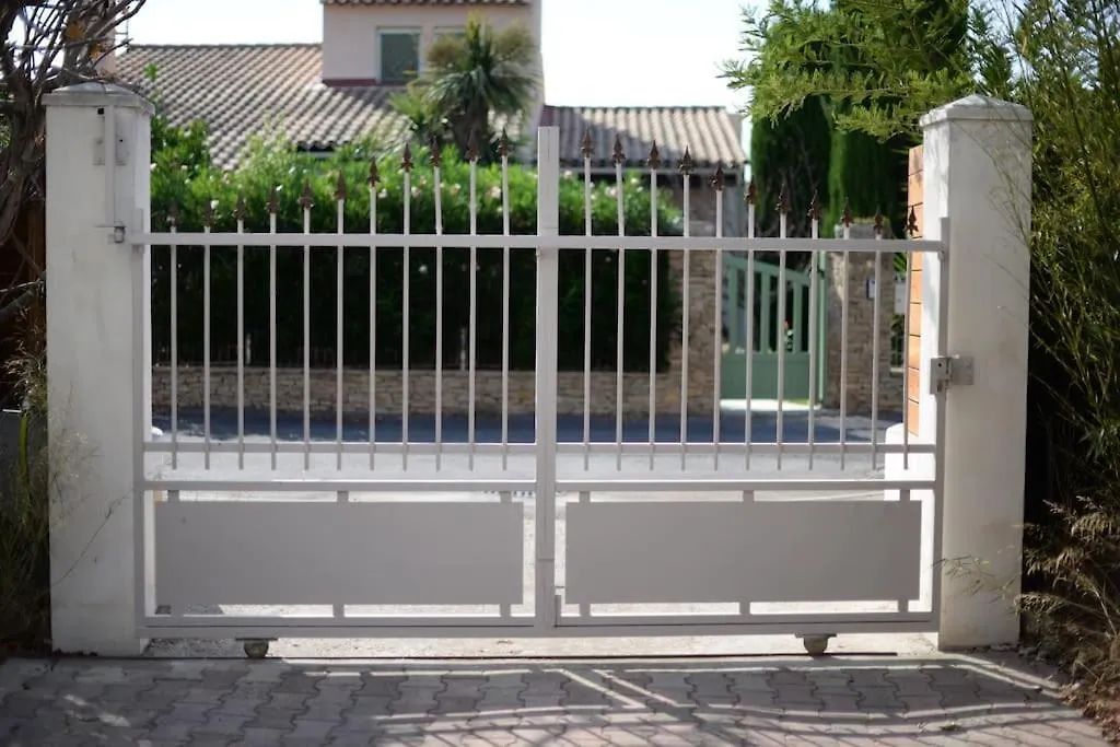 Bel Appartement En Haut De Villa Sanary-sur-Mer 0*,  France