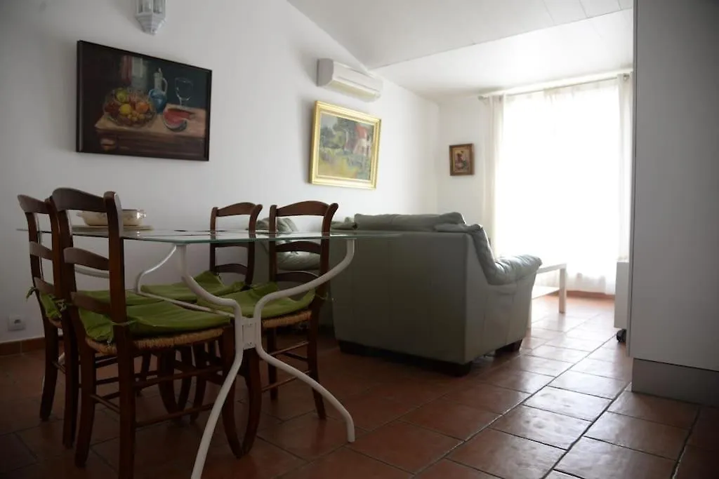 Bel Appartement En Haut De Villa Sanary-sur-Mer