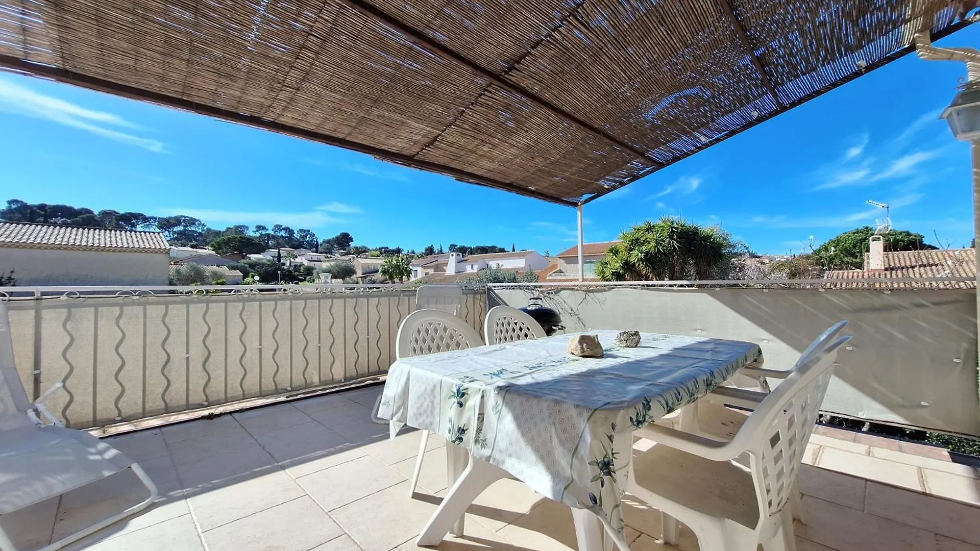 Bel Appartement En Haut De Villa Sanary-sur-Mer
