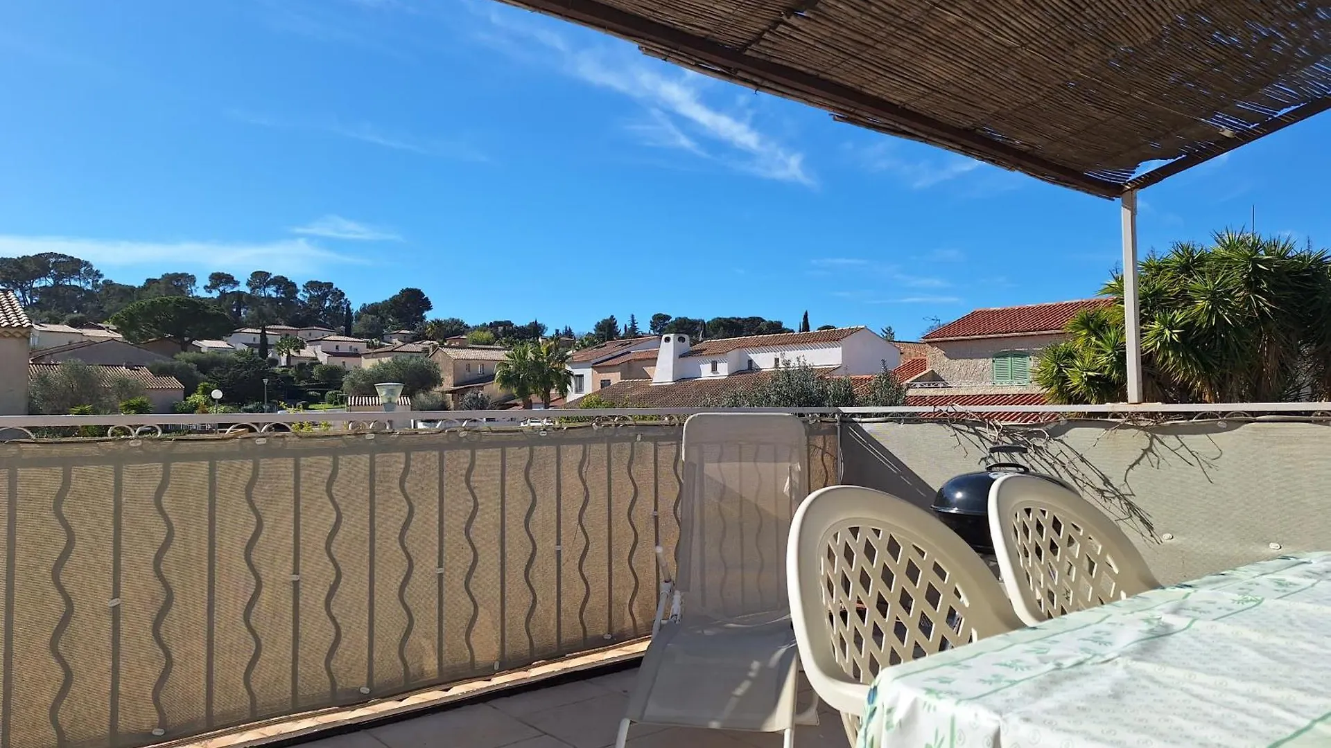 Bel Appartement En Haut De Villa Sanary-sur-Mer