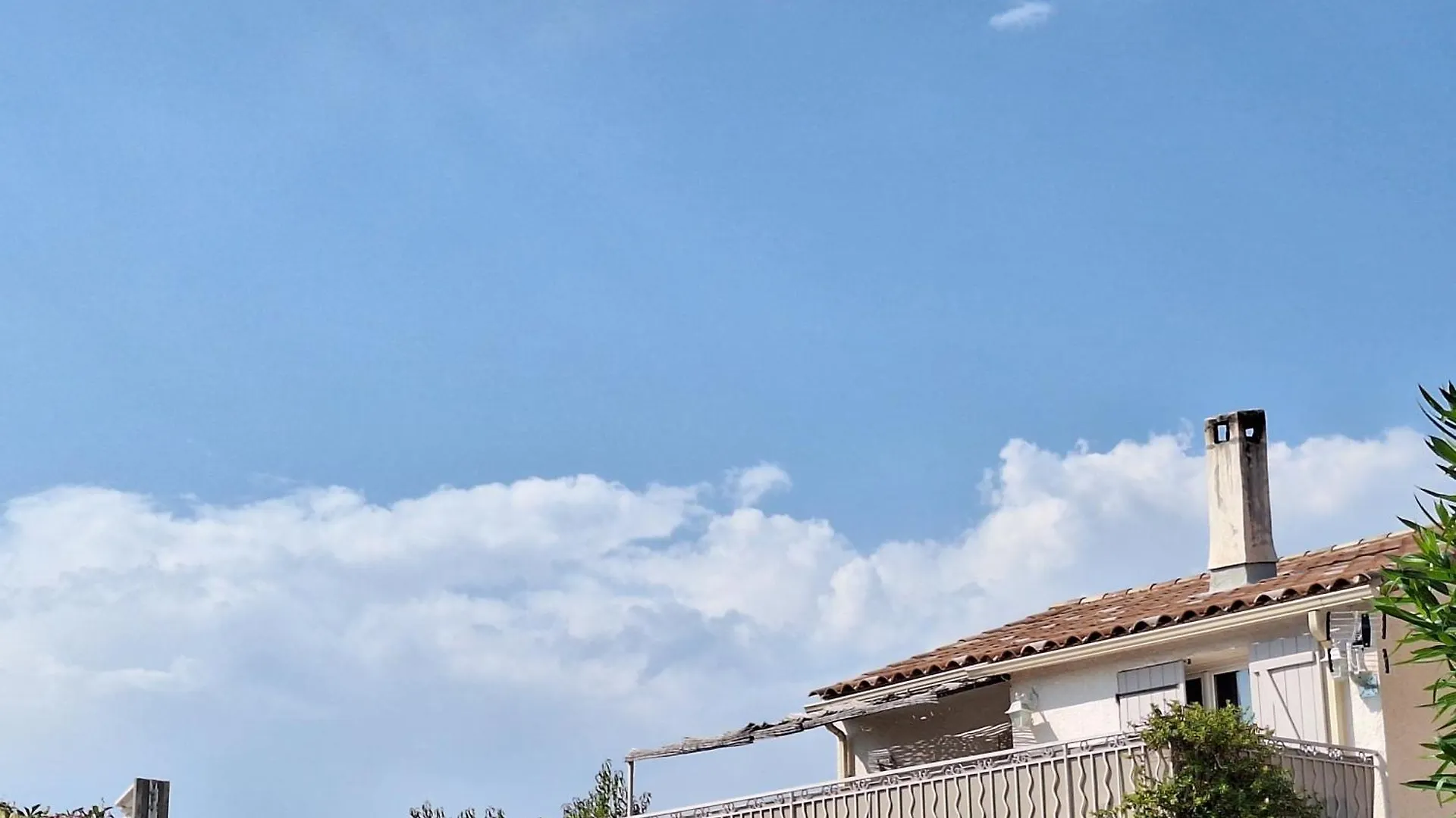 Bel Appartement En Haut De Villa Sanary-sur-Mer
